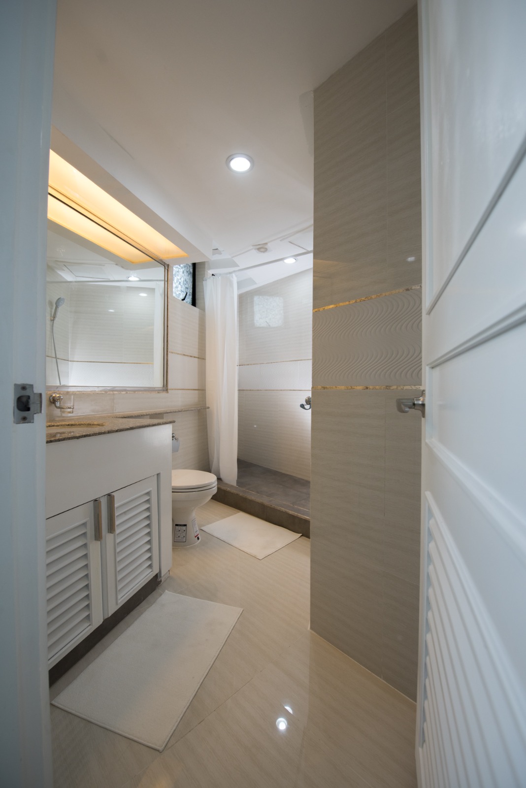 3-Bed 3-Bath 225 sqm Condo at President Park Sukhumvit 24 Phrom Phong BTS for Rent 70K or Sale 19M