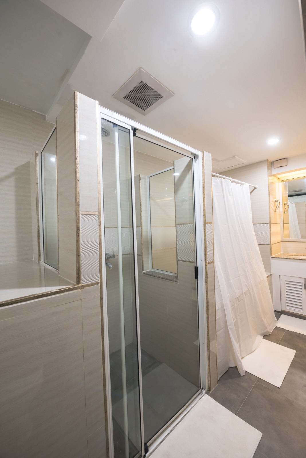 3-Bed 3-Bath 225 sqm Condo at President Park Sukhumvit 24 Phrom Phong BTS for Rent 70K or Sale 19M
