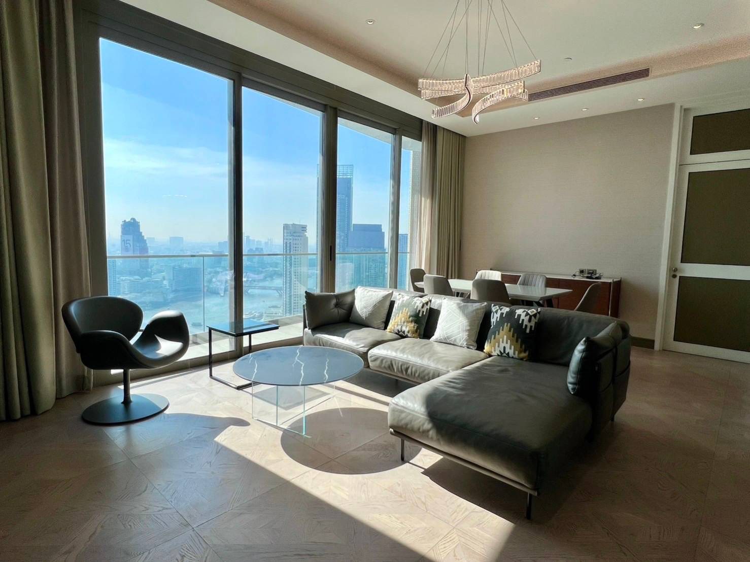 2BR 2BA 151.7sqm Condo for Rent at The Residences at Mandarin near BTS Krung Thon Buri – 250,000 THB/month