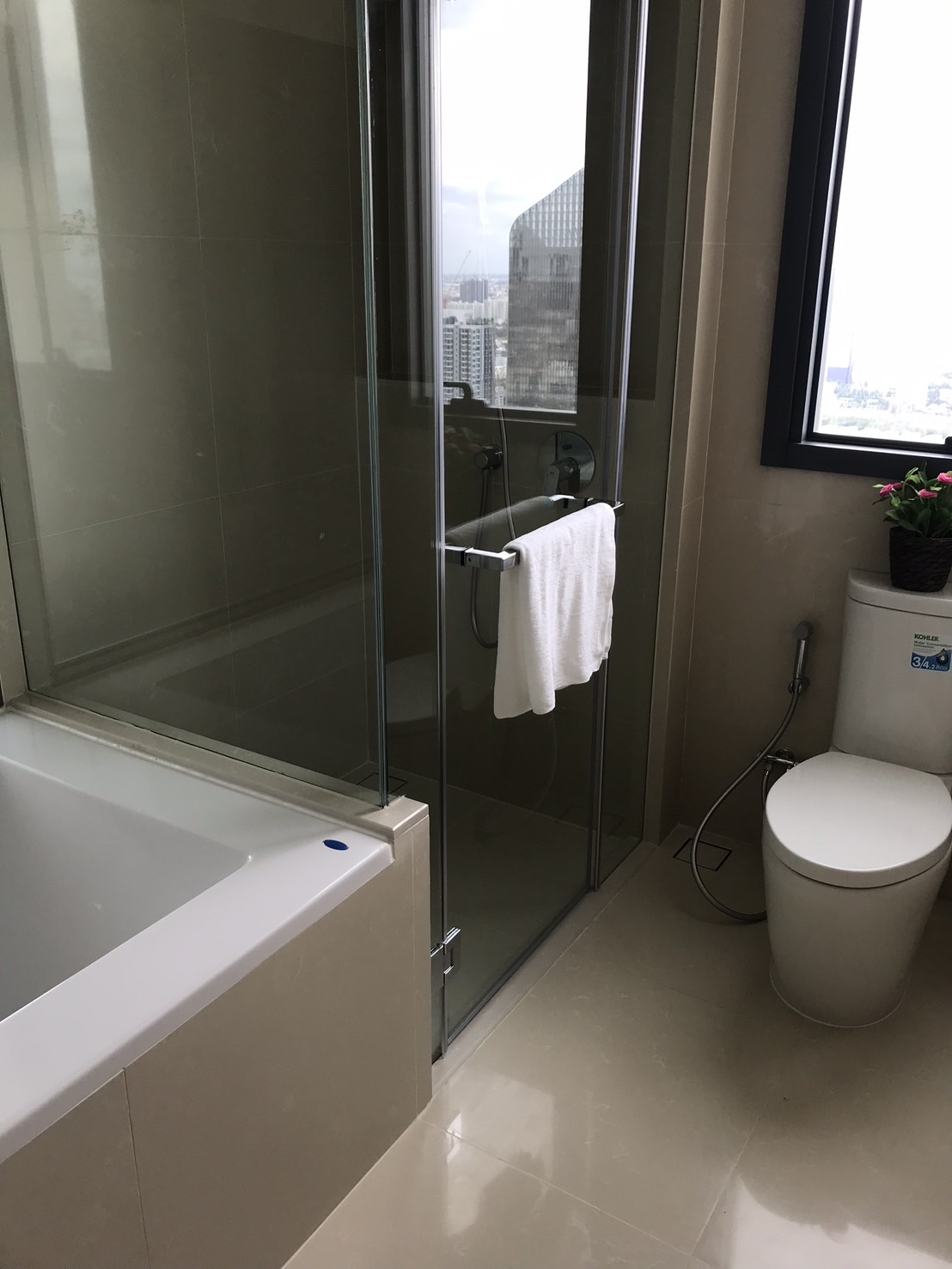 2-Bed 2-Bath 75sqm Condo for Rent at The Esse Asoke Near BTS Asoke – 72,000 THB/Month