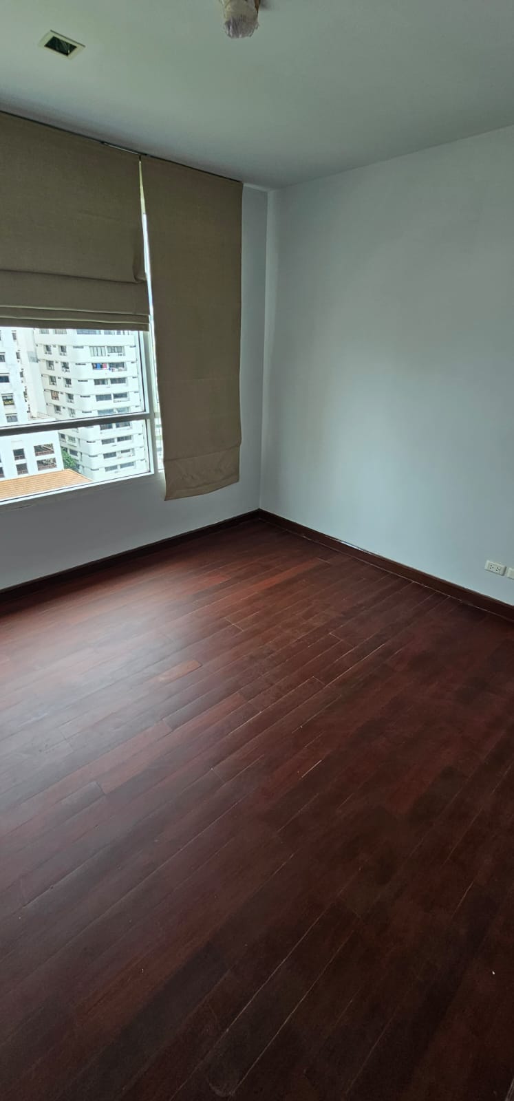 1-Bed 1-Bath 59 sqm Sukhumvit City Resort Condo near BTS Nana for Rent 29K THB