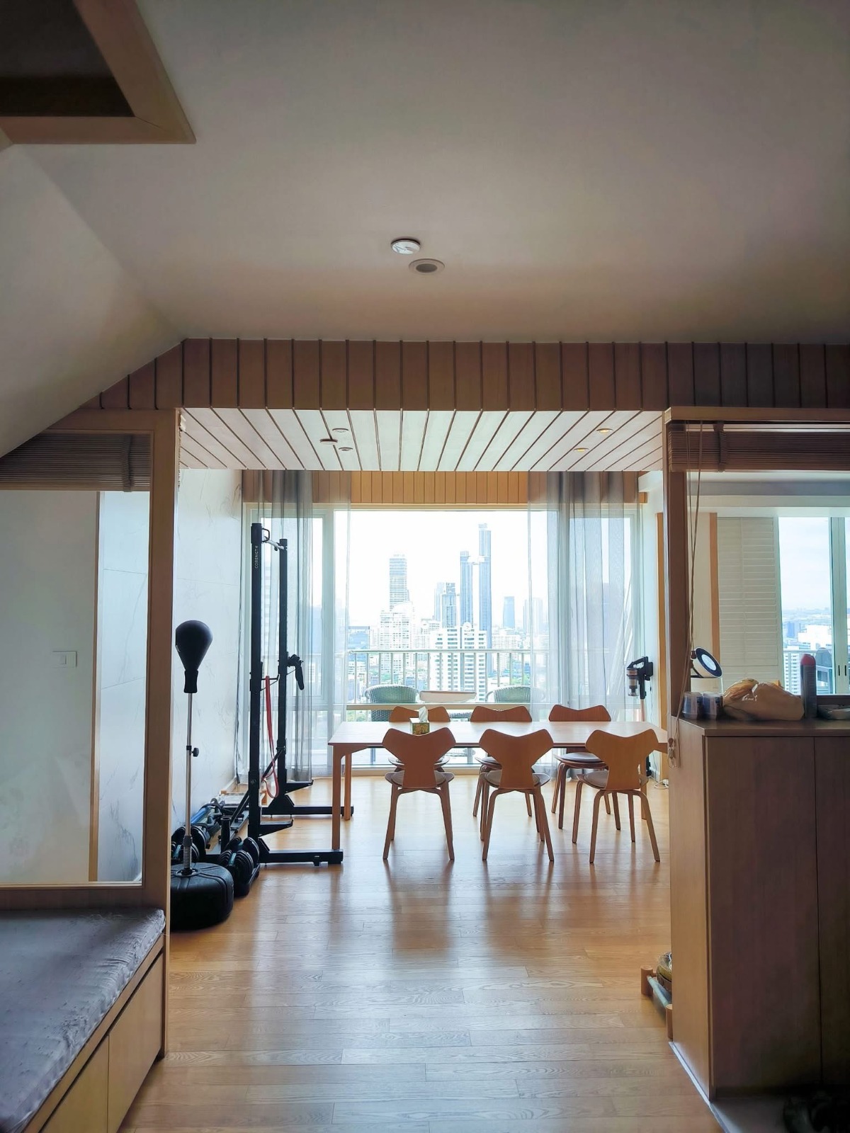 5-Bed 5-Bath 376 sqm Fullerton Sukhumvit Condo Near BTS Thonglor for Sale 89M THB