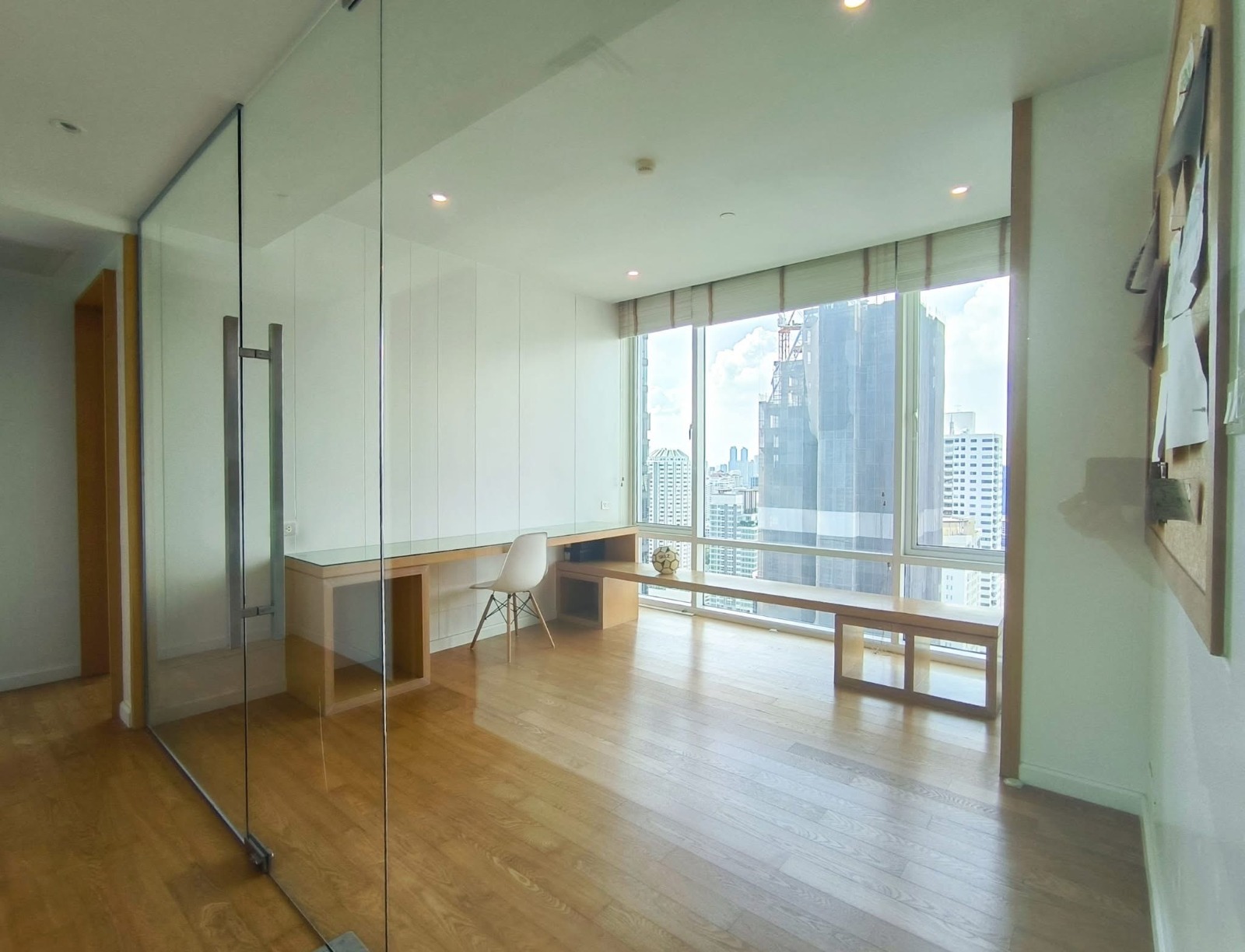 5-Bed 5-Bath 376 sqm Fullerton Sukhumvit Condo Near BTS Thonglor for Sale 89M THB