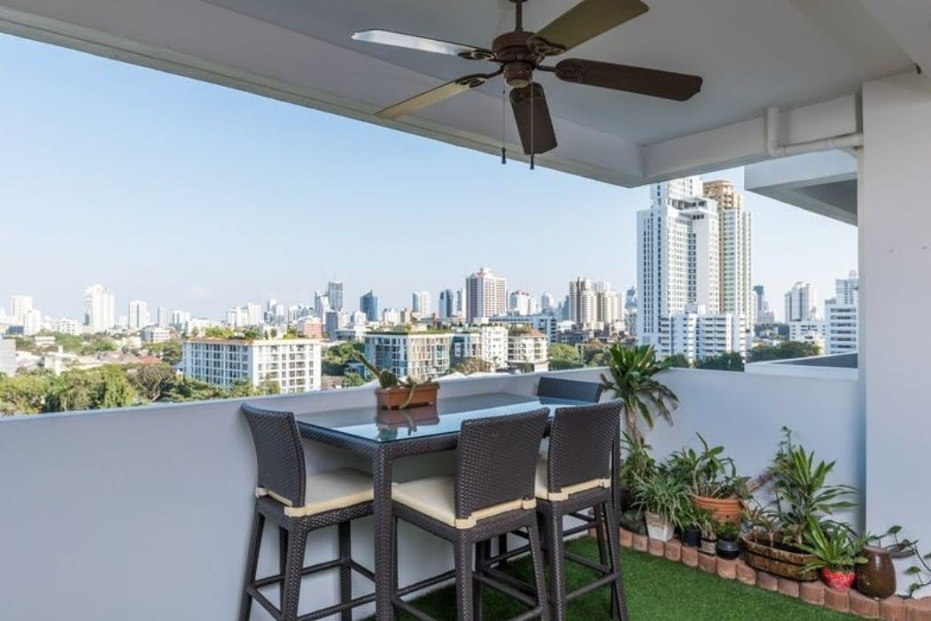 3-Bed 2-Bath 133 sqm Condo at D.S. Tower 2 near BTS Phrom Phong for Rent 58K THB