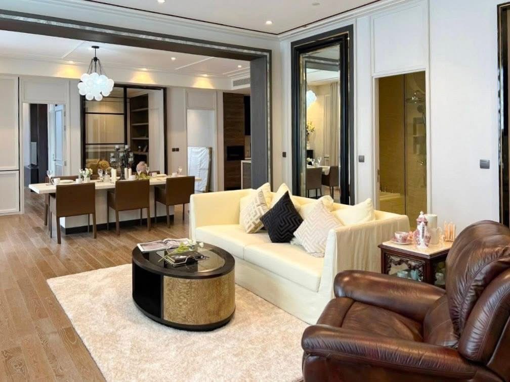 3-Bed 4-Bath 152 sqm Muniq Langsuan Condo Near BTS Chit Lom for Rent 220K THB or Sale 55M THB