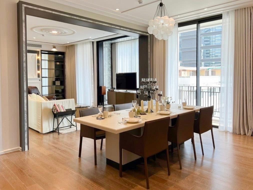 3-Bed 4-Bath 152 sqm Muniq Langsuan Condo Near BTS Chit Lom for Rent 220K THB or Sale 55M THB