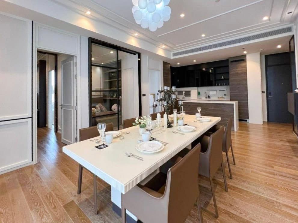 3-Bed 4-Bath 152 sqm Muniq Langsuan Condo Near BTS Chit Lom for Rent 220K THB or Sale 55M THB