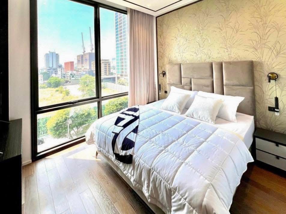 3-Bed 4-Bath 152 sqm Muniq Langsuan Condo Near BTS Chit Lom for Rent 220K THB or Sale 55M THB