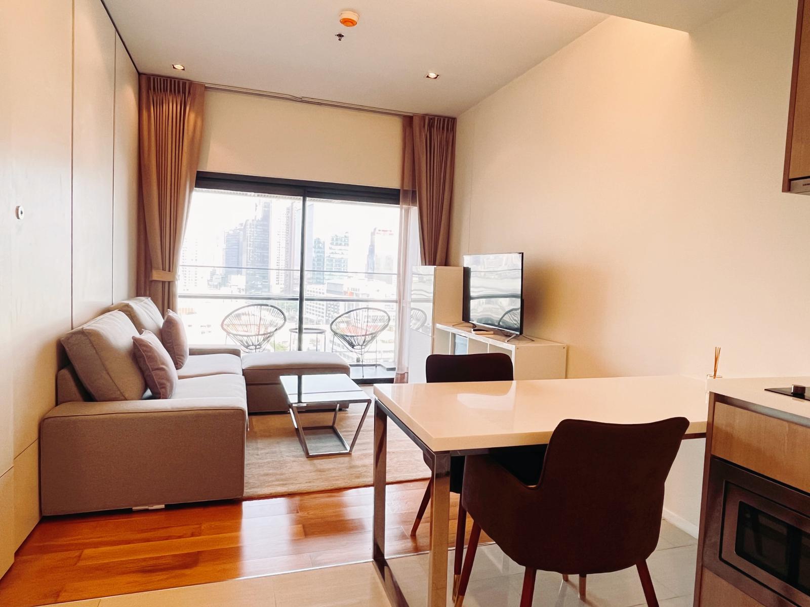 1-Bed 1-Bath 47 sqm Circle Living Prototype Condo Near MRT Phetchaburi for Rent 25K THB