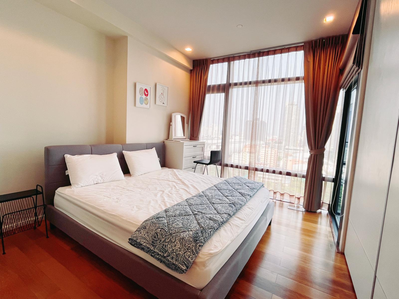 1-Bed 1-Bath 47 sqm Circle Living Prototype Condo Near MRT Phetchaburi for Rent 25K THB