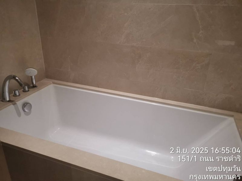 2-Bed 2-Bath 83.7 sqm Magnolias Ratchadamri Condo Near BTS Ratchadamri for Rent 75K THB