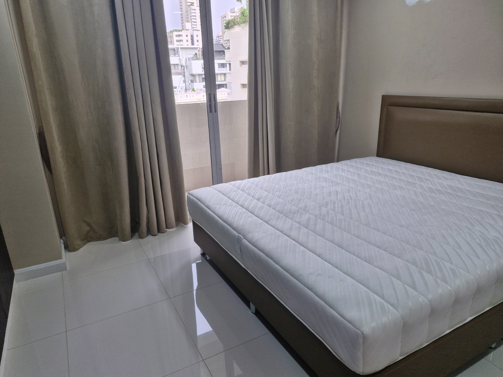 3-Bed 2-Bath 150 sqm D.S. Tower 2 Condo near Phrom Phong BTS for Rent 68K THB