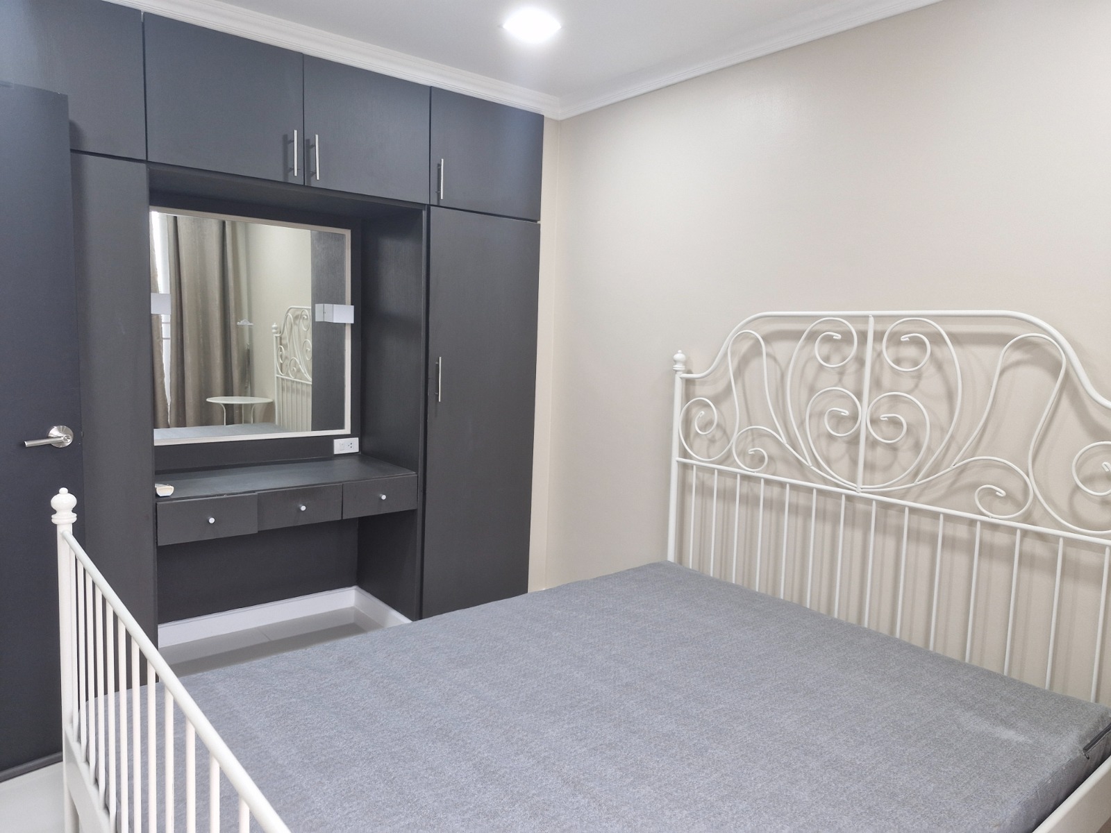 3-Bed 2-Bath 150 sqm D.S. Tower 2 Condo near Phrom Phong BTS for Rent 68K THB