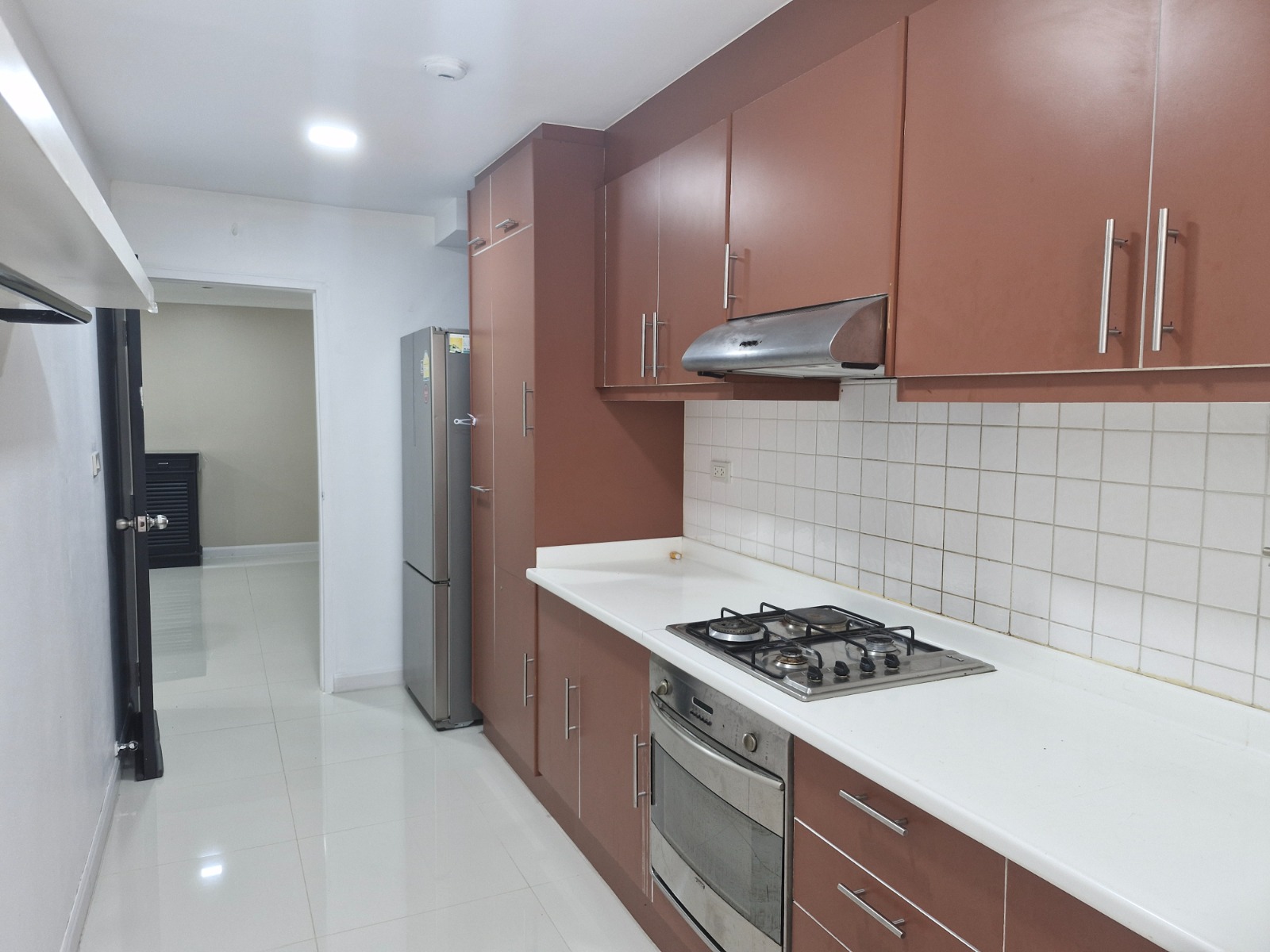 3-Bed 2-Bath 150 sqm D.S. Tower 2 Condo near Phrom Phong BTS for Rent 68K THB