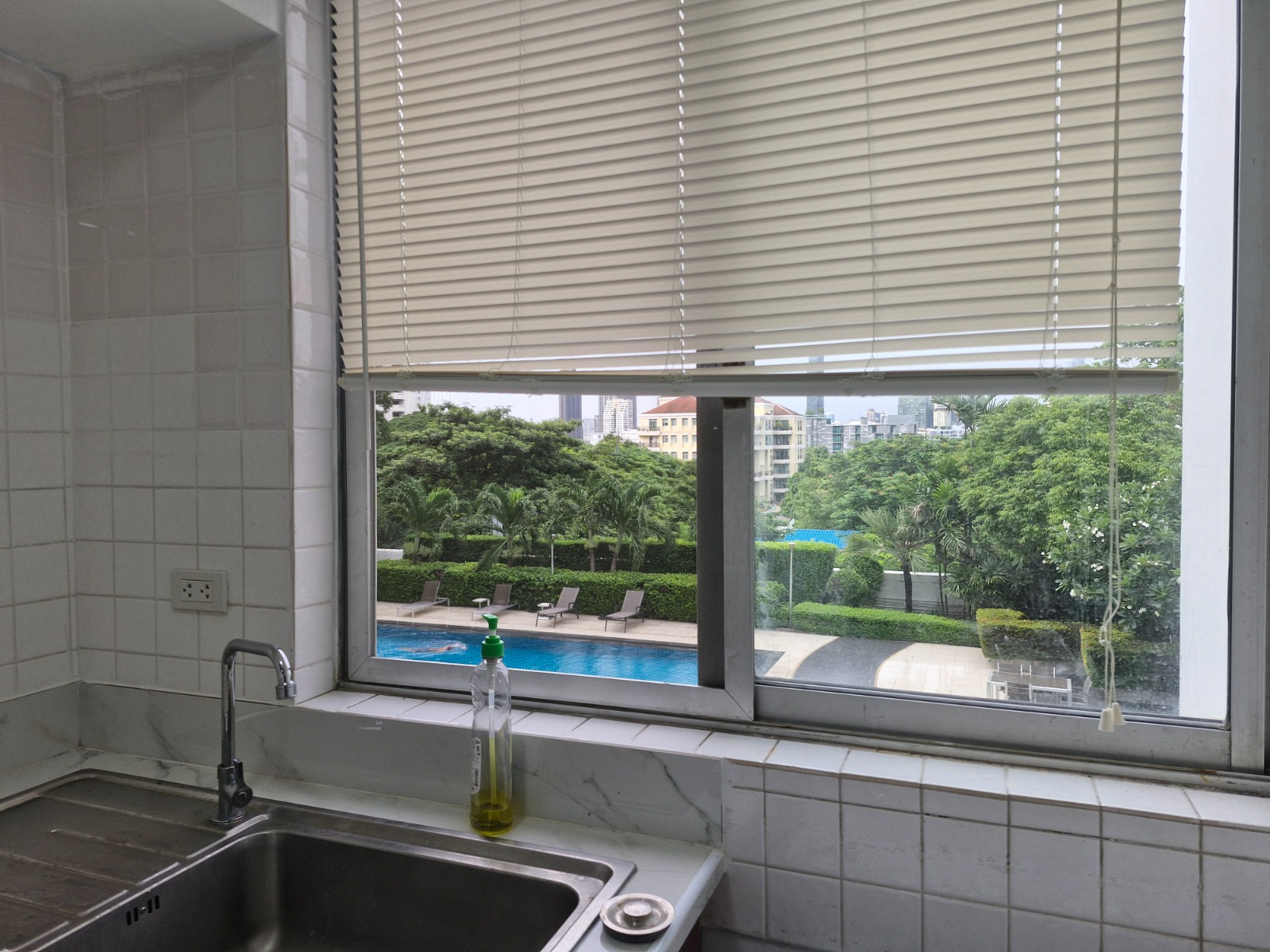 3-Bed 2-Bath 150 sqm D.S. Tower 2 Condo near Phrom Phong BTS for Rent 68K THB