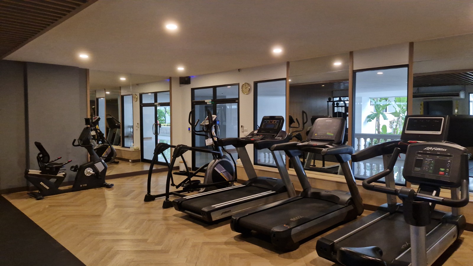 3-Bed 2-Bath 150 sqm D.S. Tower 2 Condo near Phrom Phong BTS for Rent 68K THB