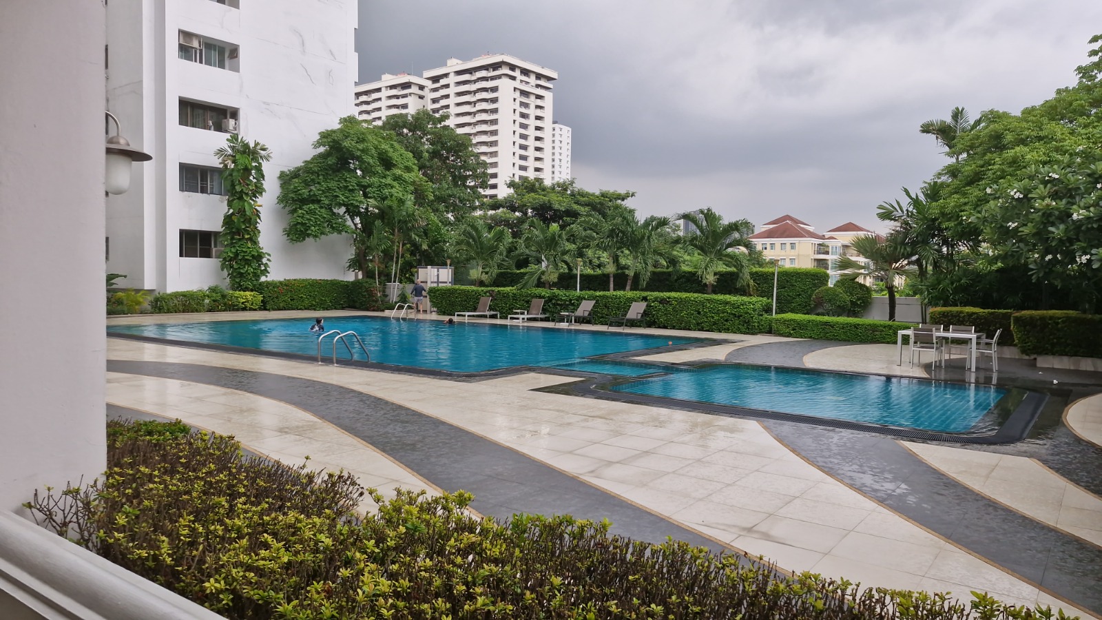 3-Bed 2-Bath 150 sqm D.S. Tower 2 Condo near Phrom Phong BTS for Rent 68K THB