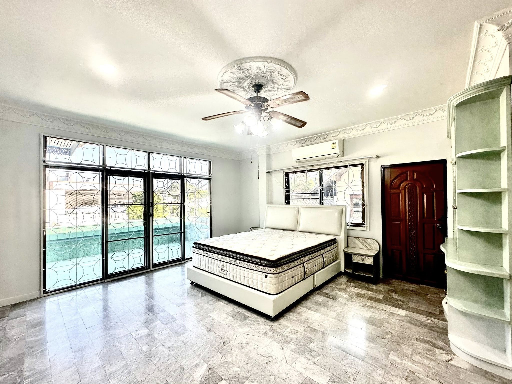 7-Bed 5-Bath 900 sqm House for Rent 90K THB at Borommaratchachonnani, Near BTS Bang Wa