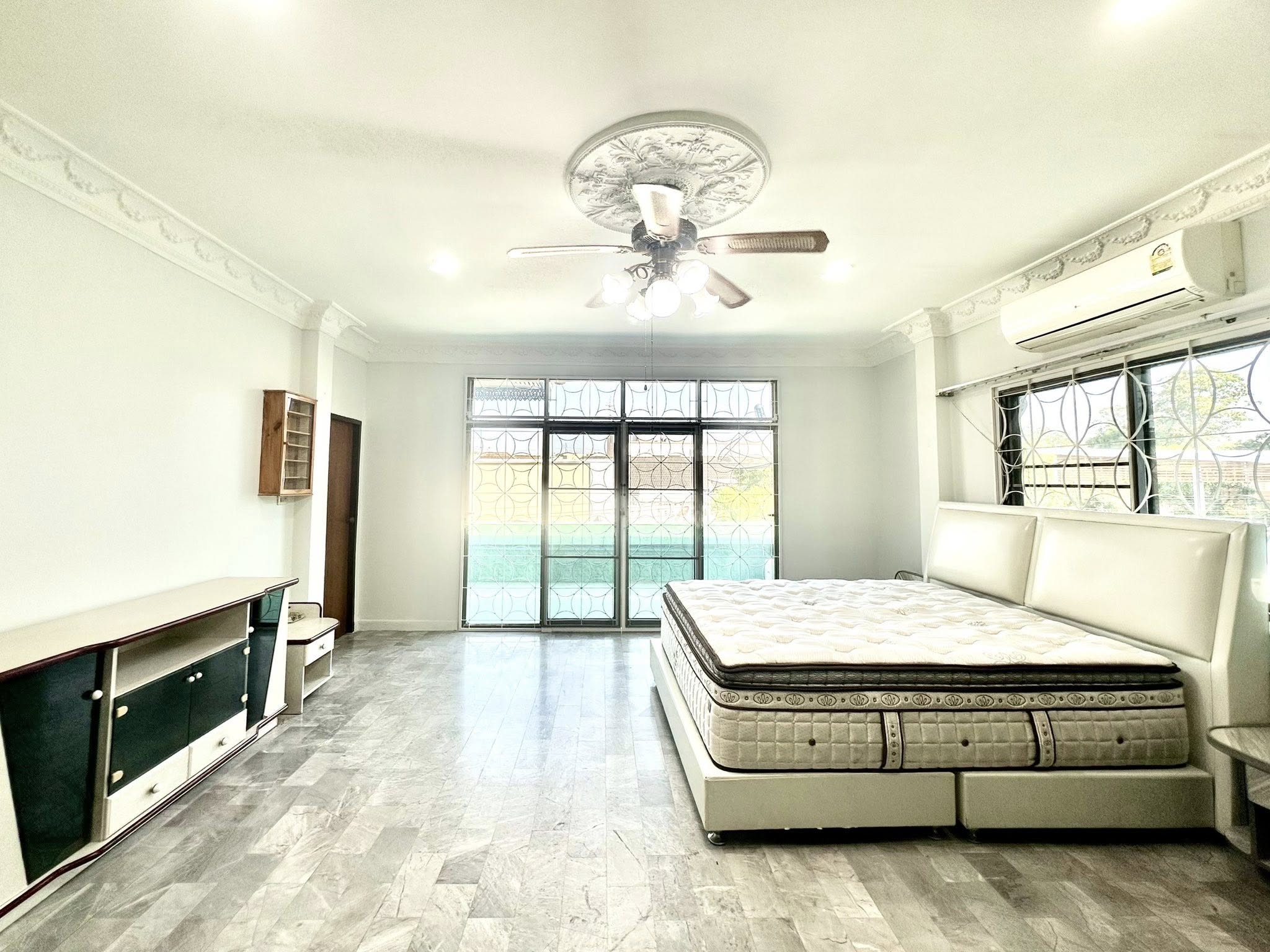 7-Bed 5-Bath 900 sqm House for Rent 90K THB at Borommaratchachonnani, Near BTS Bang Wa