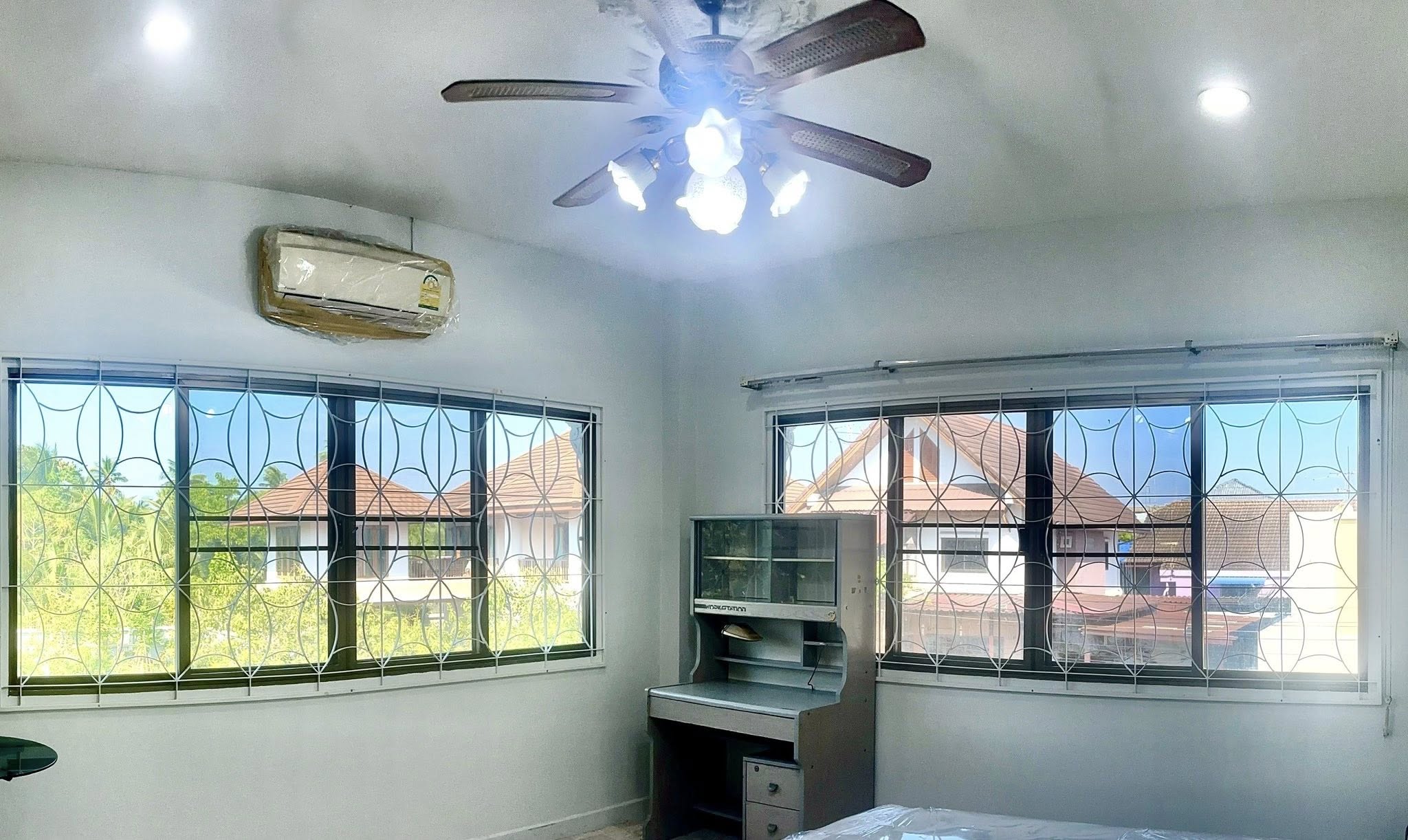 7-Bed 5-Bath 900 sqm House for Rent 90K THB at Borommaratchachonnani, Near BTS Bang Wa