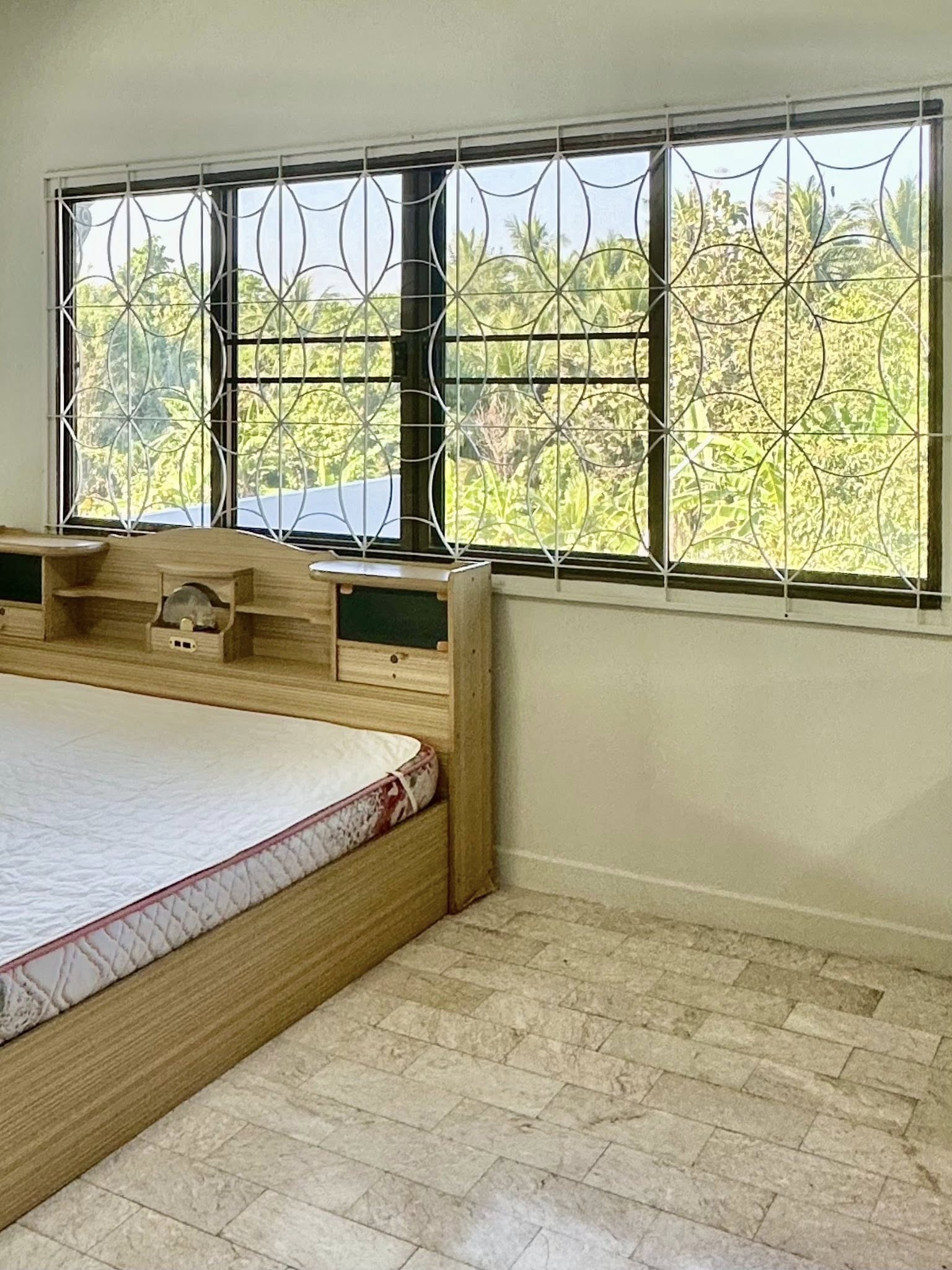 7-Bed 5-Bath 900 sqm House for Rent 90K THB at Borommaratchachonnani, Near BTS Bang Wa