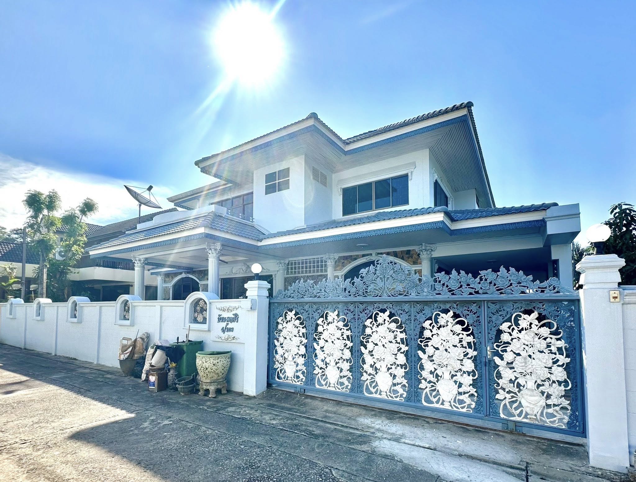 7-Bed 5-Bath 900 sqm House for Rent 90K THB at Borommaratchachonnani, Near BTS Bang Wa