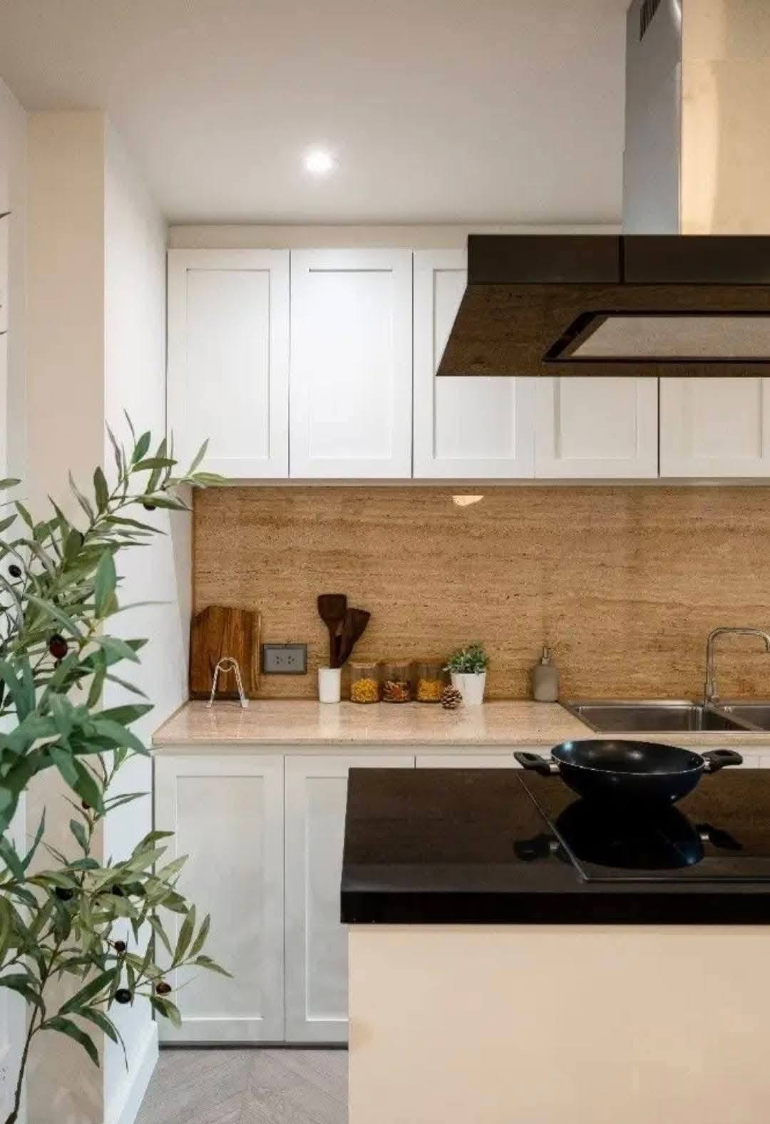 3-Bed 3-Bath Condo 117 sqm at LE NICE EKKAMAI Near BTS Ekkamai for Sale 13.9M THB