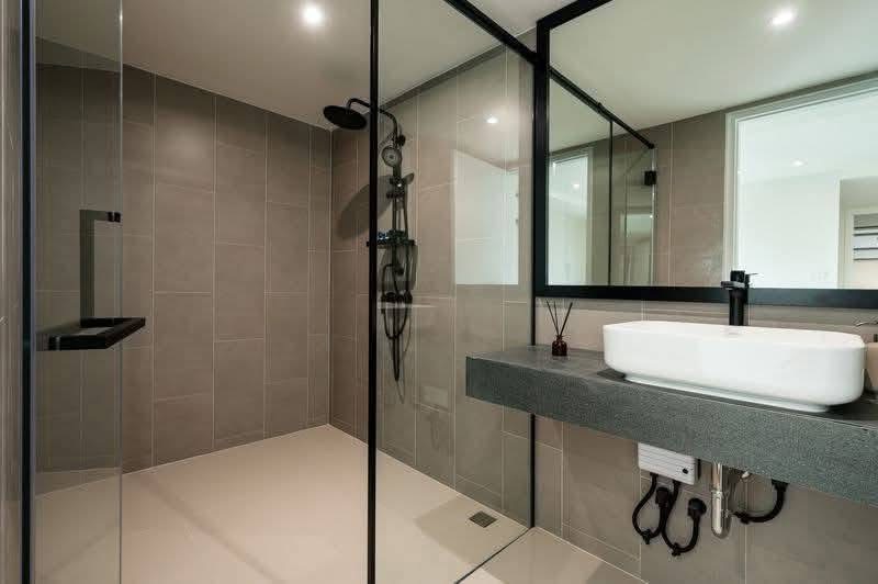 3-Bed 3-Bath Condo 117 sqm at LE NICE EKKAMAI Near BTS Ekkamai for Sale 13.9M THB