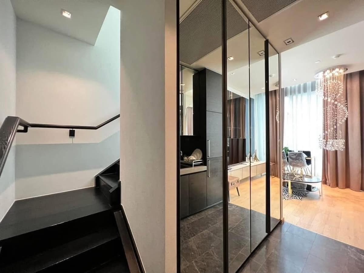 1-Bed 1-Bath Duplex Condo 51 sqm at 28 Chidlom near BTS Chidlom for Rent 55K THB
