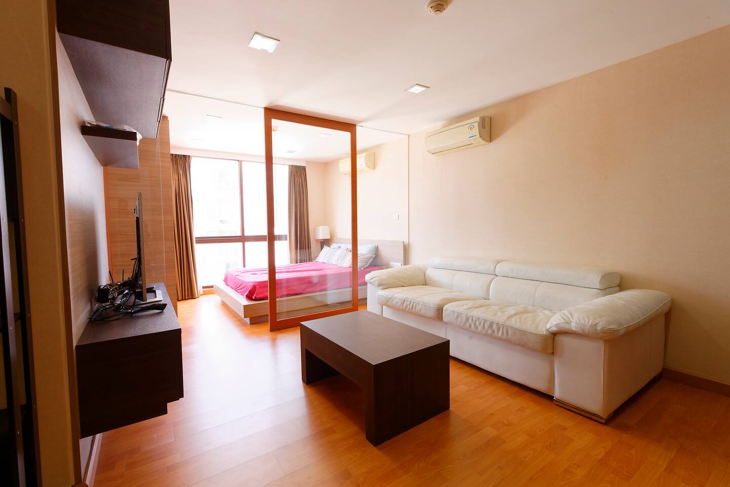 1-Bed 1-Bath Condo 38 sqm at XVI The Sixteenth near MRT Queen Sirikit for Rent 20K THB
