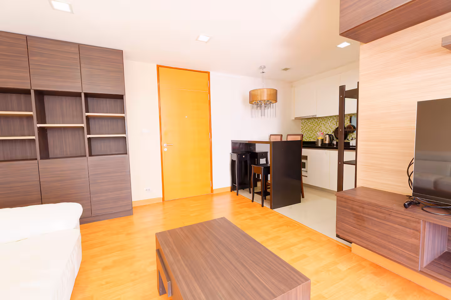1-Bed 1-Bath Condo 38 sqm at XVI The Sixteenth near MRT Queen Sirikit for Rent 20K THB