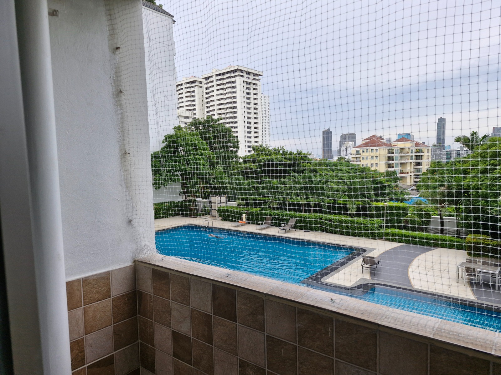 3-Bed 2-Bath 150 sqm Condo at D.S. Tower 2 Near Phrom Phong BTS for Rent 65K THB