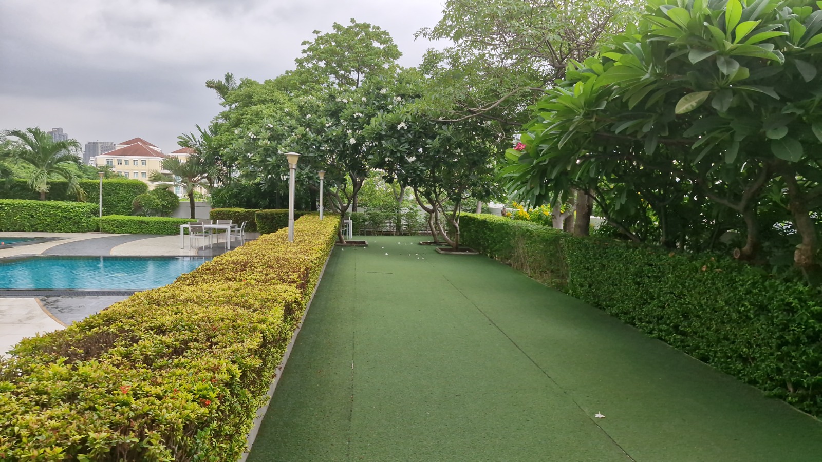 3-Bed 2-Bath 150 sqm Condo at D.S. Tower 2 Near Phrom Phong BTS for Rent 65K THB