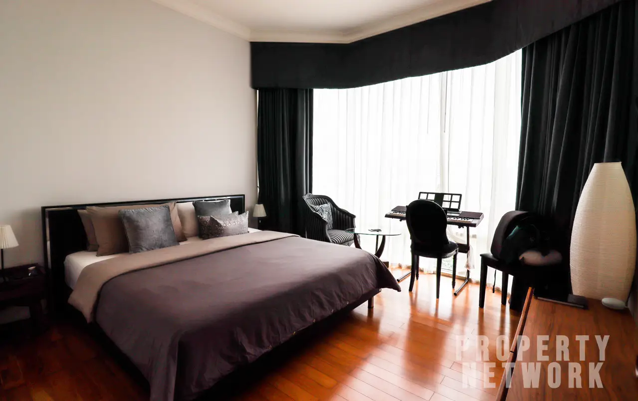 2-Bed 2-Bath 111 sqm Royce Private Residences Condo Near MRT Sukhumvit For Sale 21M THB