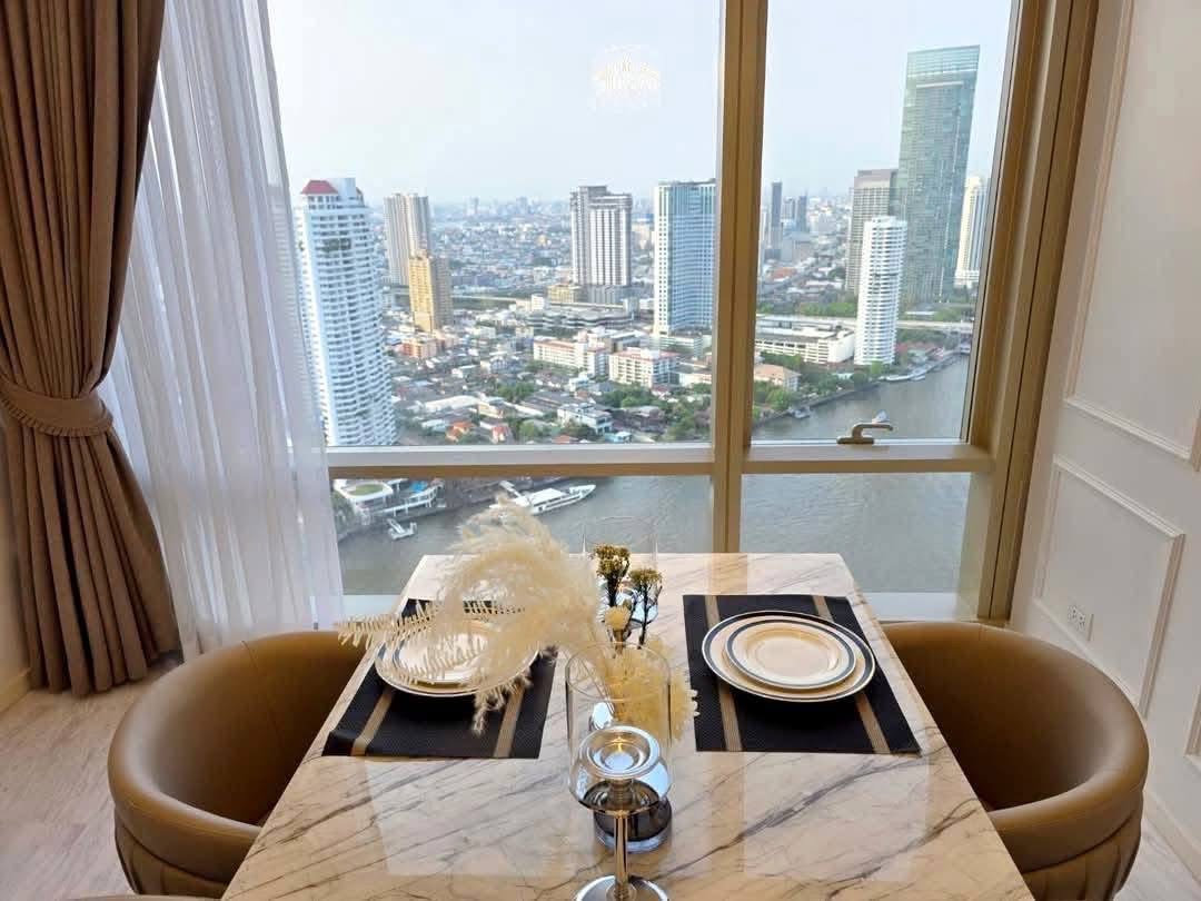 2-Bed 3-Bath 117 sqm Four Seasons Condo Near BTS Saphan Taksin for Rent 300K THB