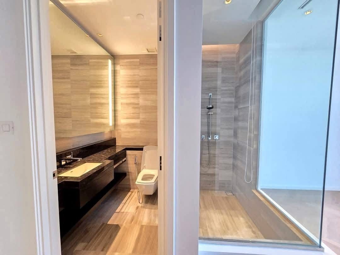 2-Bed 3-Bath 117 sqm Four Seasons Condo Near BTS Saphan Taksin for Rent 300K THB