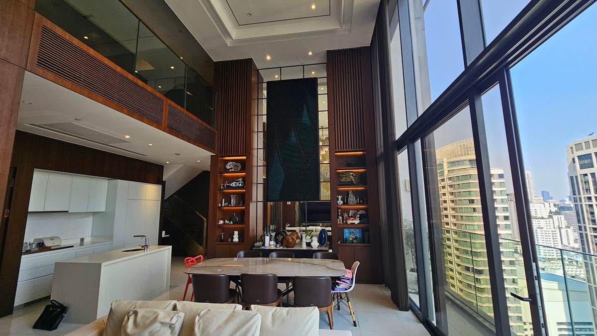2-Bed 2-Bath 96 sqm Fullerton Sukhumvit Condo near BTS Ekkamai for Sale 19M THB