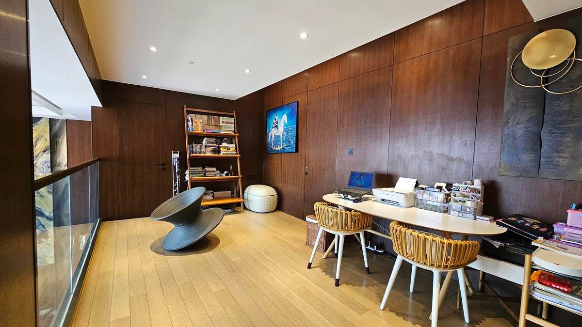 2-Bed 2-Bath 96 sqm Fullerton Sukhumvit Condo near BTS Ekkamai for Sale 19M THB
