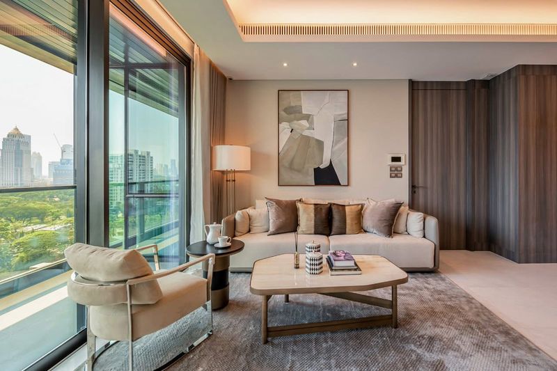 1-Bed 1-Bath 87sqm Sindhorn Ton Son Condo Near BTS Ratchadamri for Rent 140K THB