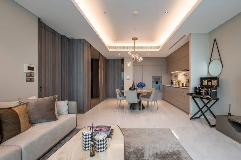 1-Bed 1-Bath 87sqm Sindhorn Ton Son Condo Near BTS Ratchadamri for Rent 140K THB
