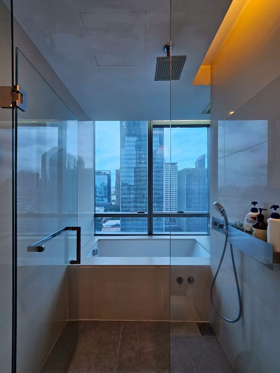 2-Bed 2-Bath 120 sqm The Room Asoke 21 Condo Near BTS Asoke MRT Sukhumvit for Rent 80K THB