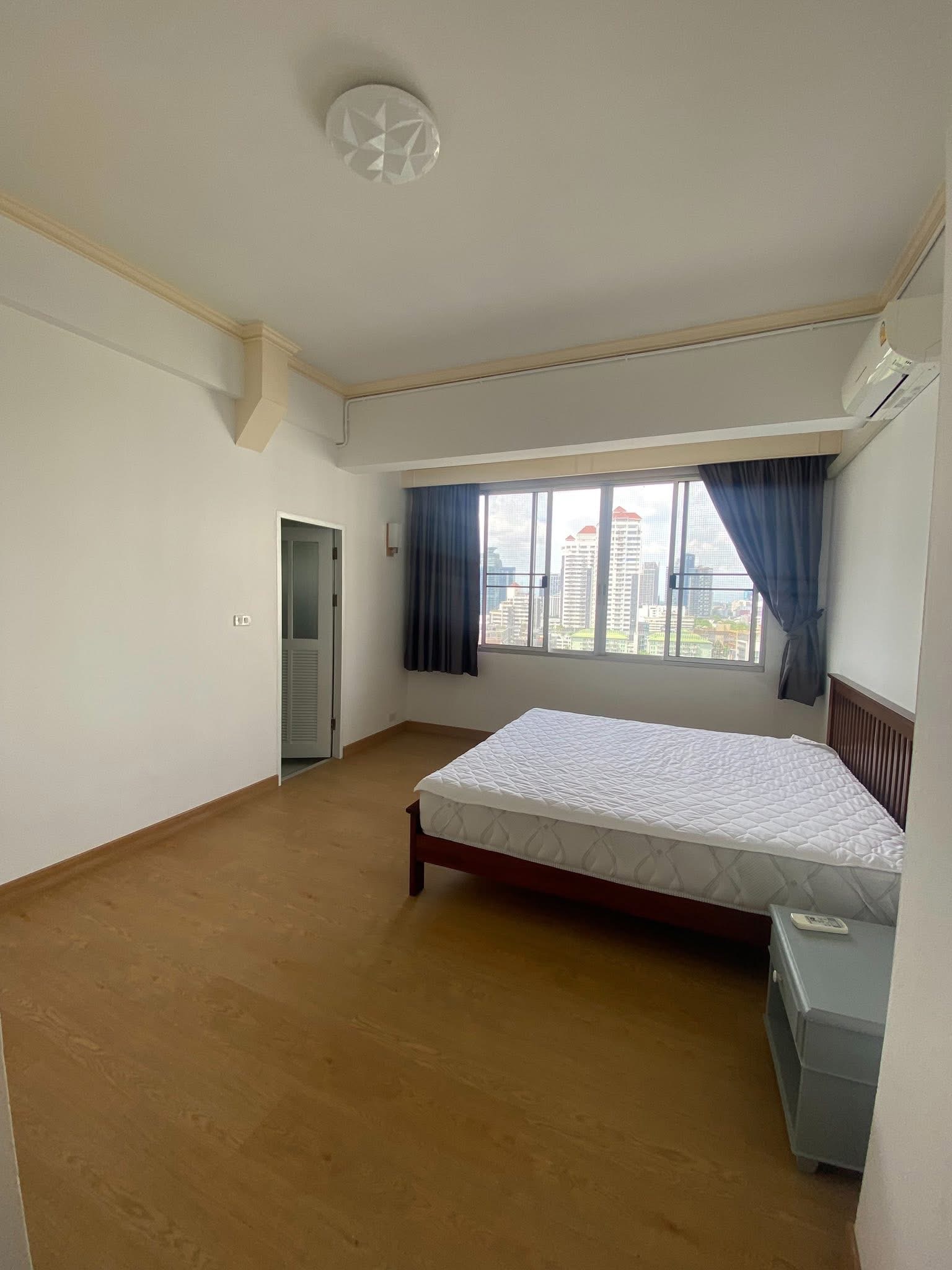 4-Bed 4-Bath 250 sqm KC Court Apartment Near BTS Thong Lo for Rent 80K THB