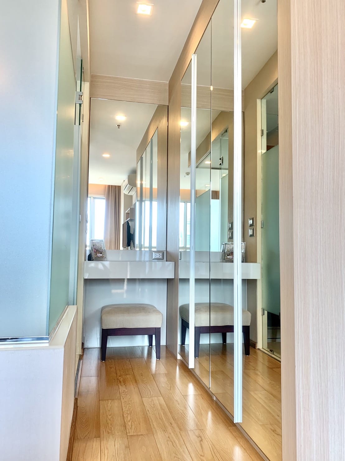 1-Bed 1-Bath 45 sqm Condo at The Address Asoke near MRT Phetchaburi for Rent 26K THB/month