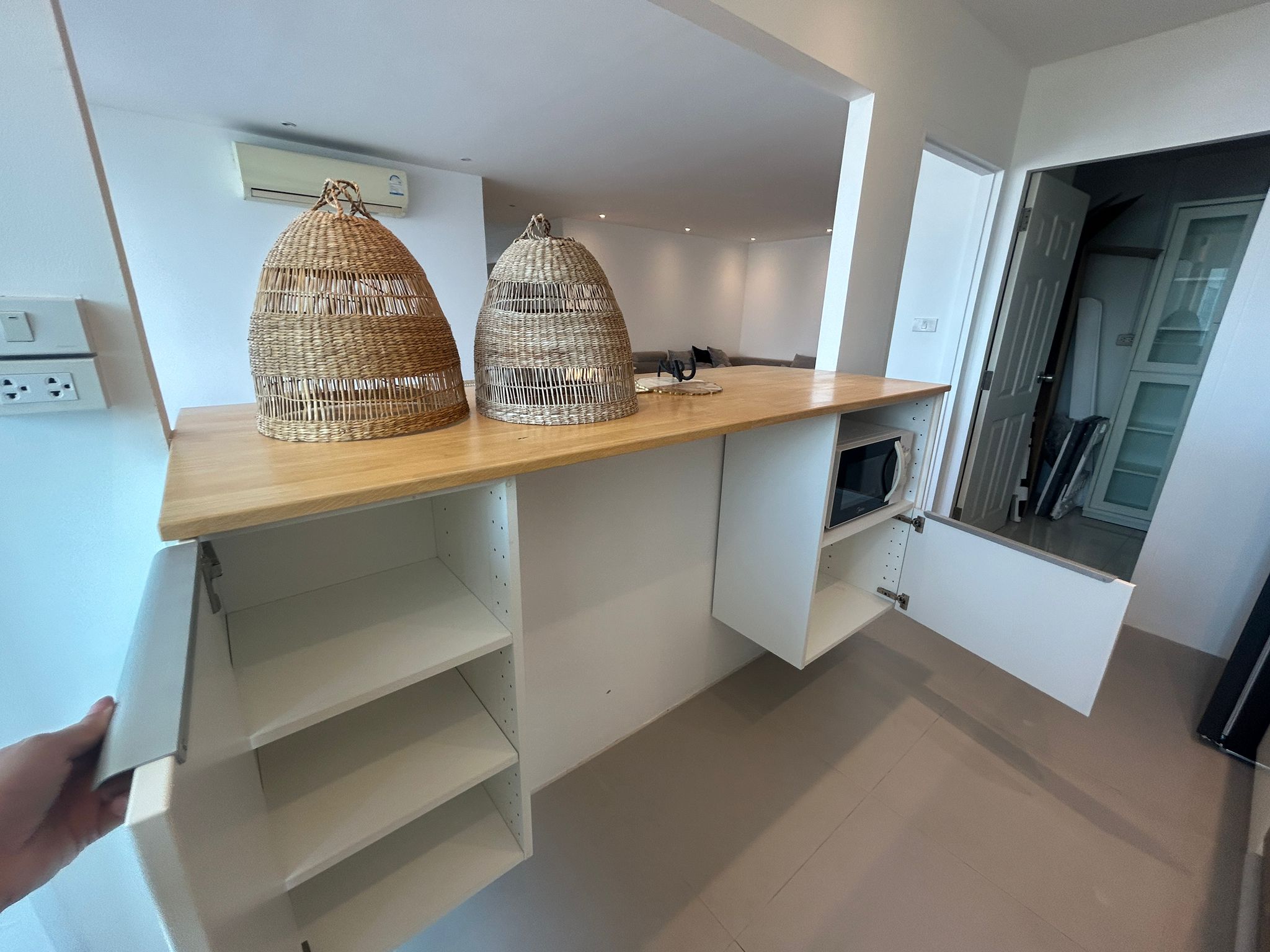 3-Bed 2-Bath 137 sqm Condo at D.S. Tower 2 Near BTS Phrom Phong for Rent 67,000 THB/month