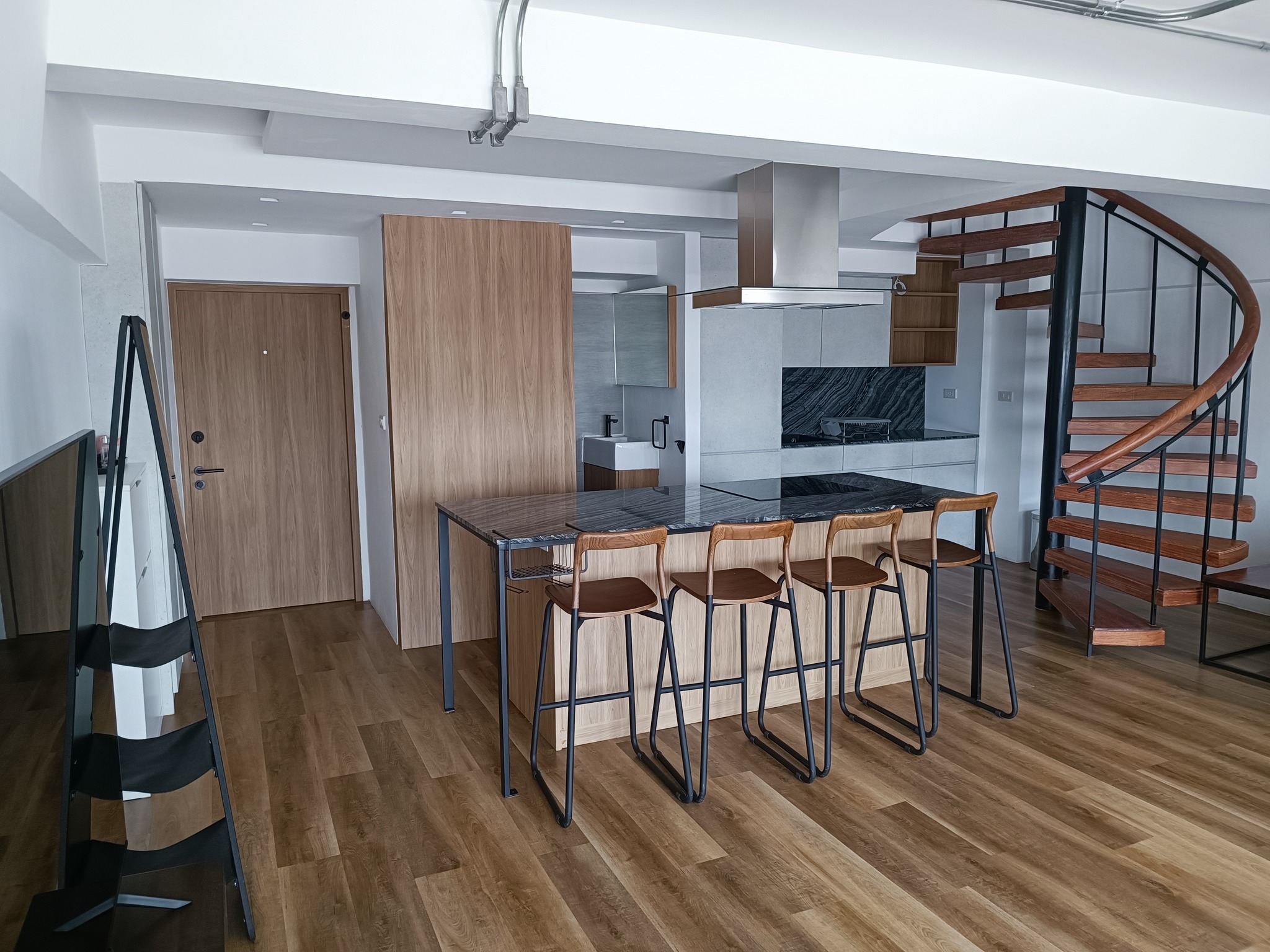 2-Bed 2-Bath 96 sqm Condo at Thong Lo Tower near BTS Thong Lo for Sale 11M THB