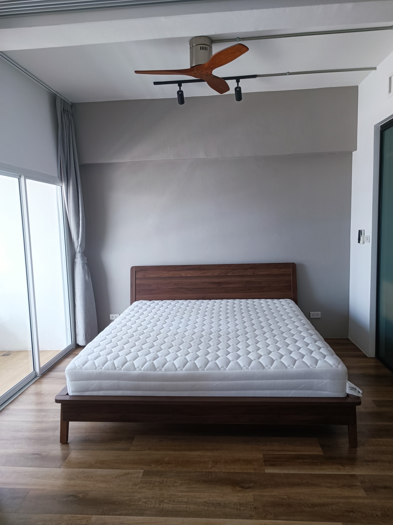 2-Bed 2-Bath 96 sqm Condo at Thong Lo Tower near BTS Thong Lo for Sale 11M THB