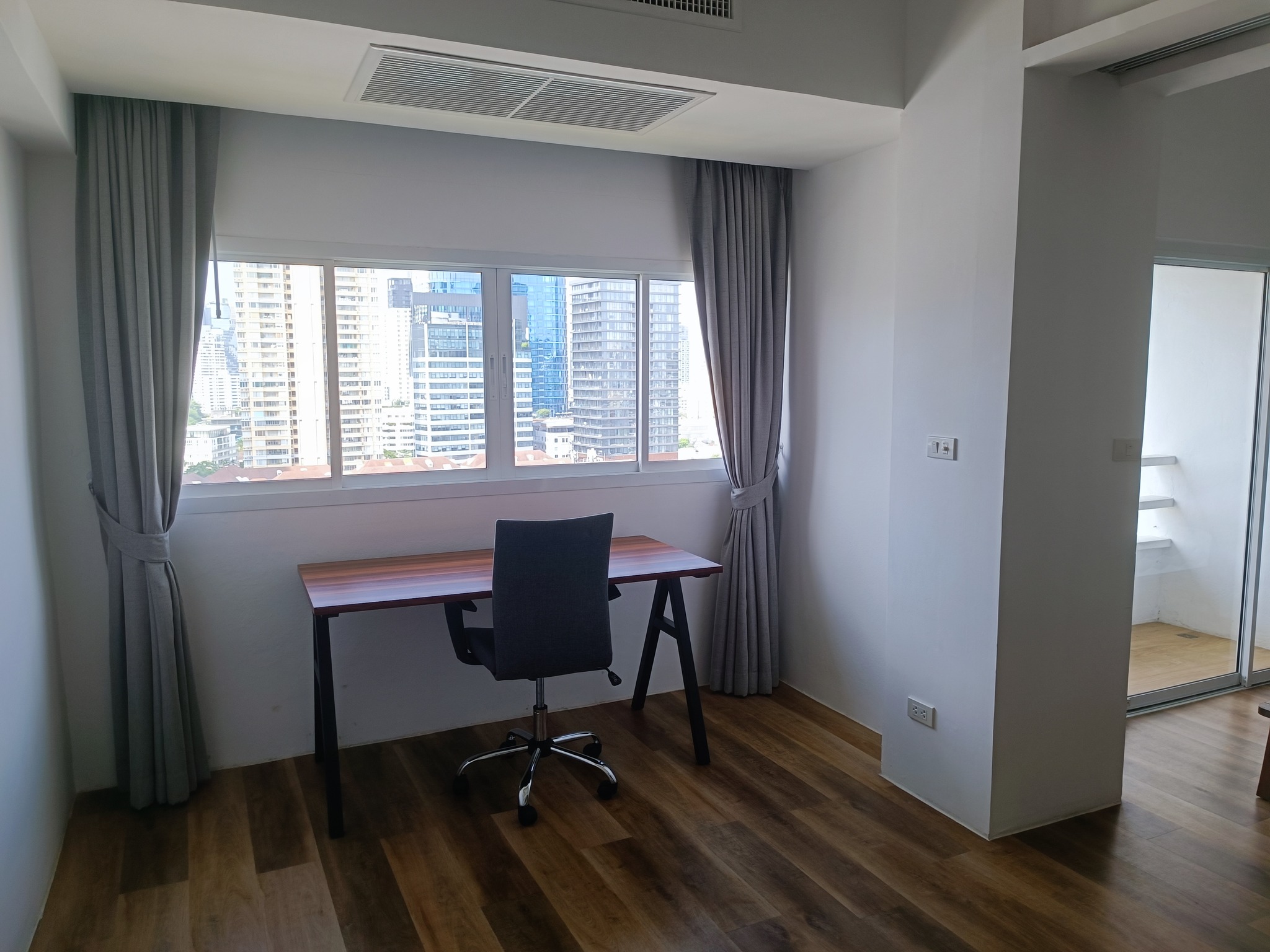 2-Bed 2-Bath 96 sqm Condo at Thong Lo Tower near BTS Thong Lo for Sale 11M THB