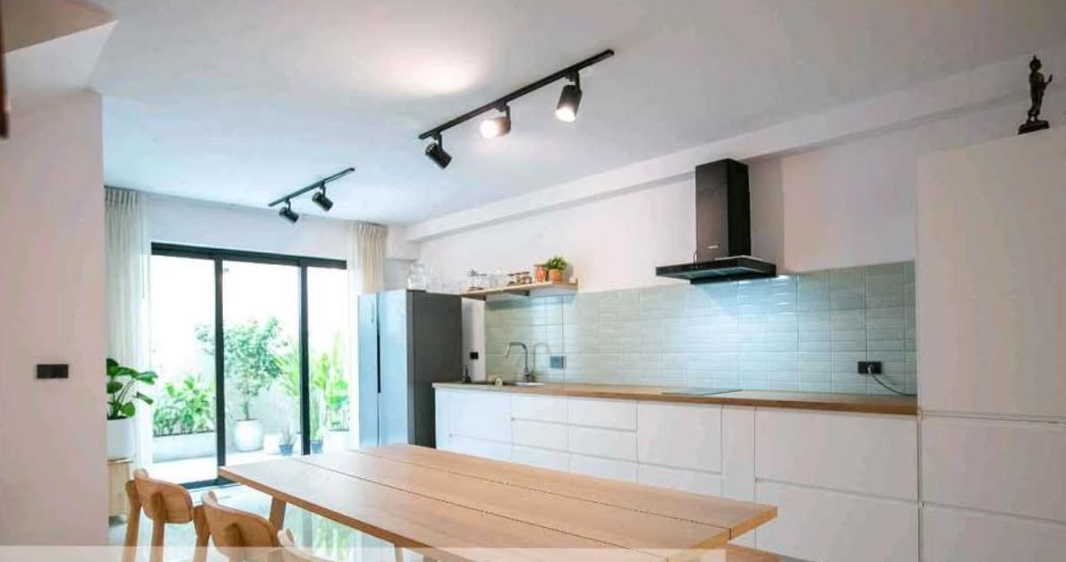 5-Bed 4-Bath 240 sqm Townhouse at Areeya Mandarina Sukhumvit 77 near BTS On Nut for Rent 70K THB/month