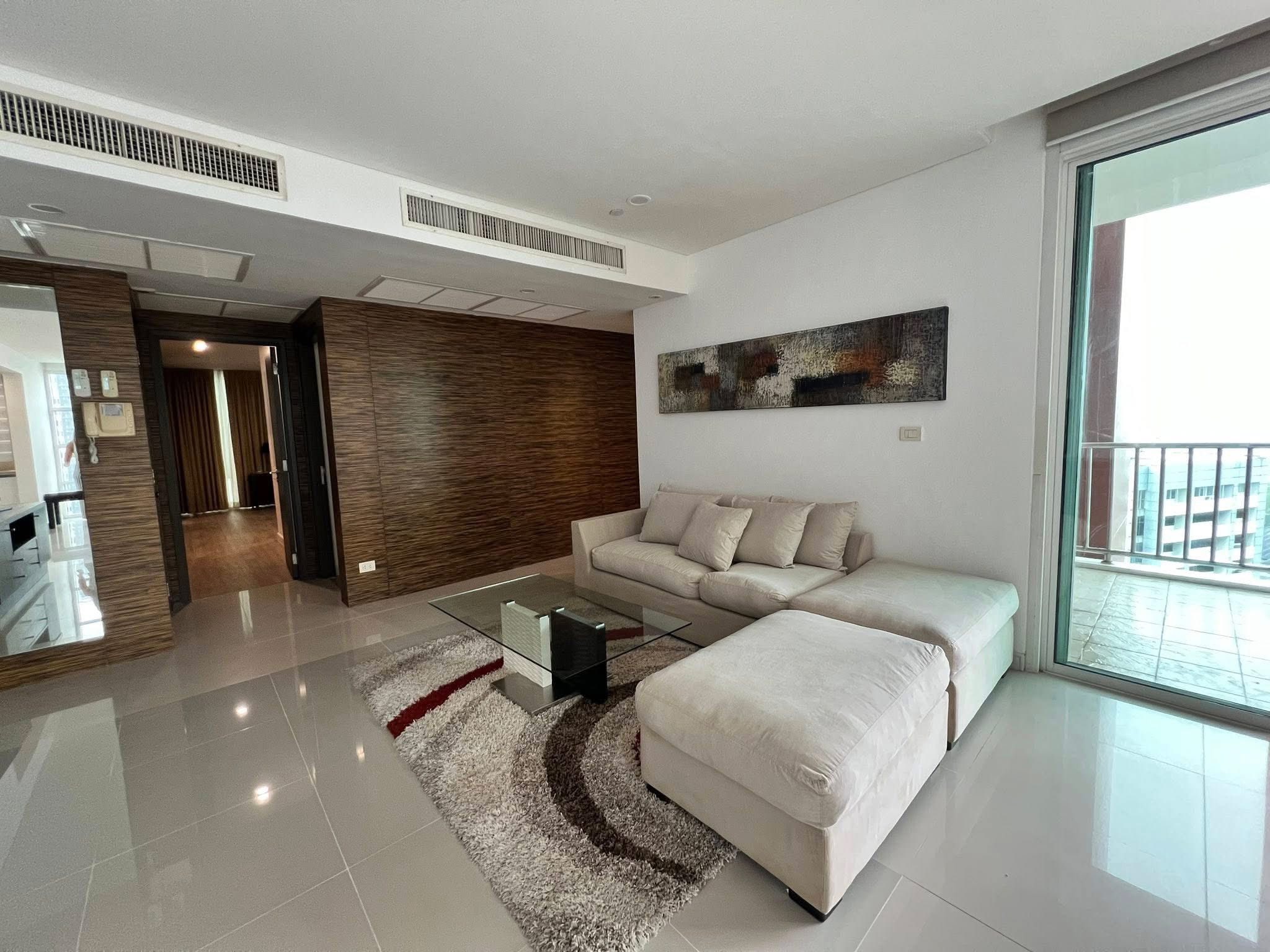 3-Bed 3-Bath 170 sqm Fullerton Sukhumvit Condo Near BTS Ekkamai for Rent 90K THB
