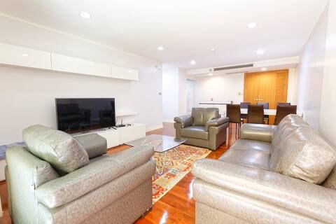3-Bed 3-Bath 134 sqm Baan Siriruedee Condo near Phloen Chit BTS for Rent 70K or Sale 18M THB